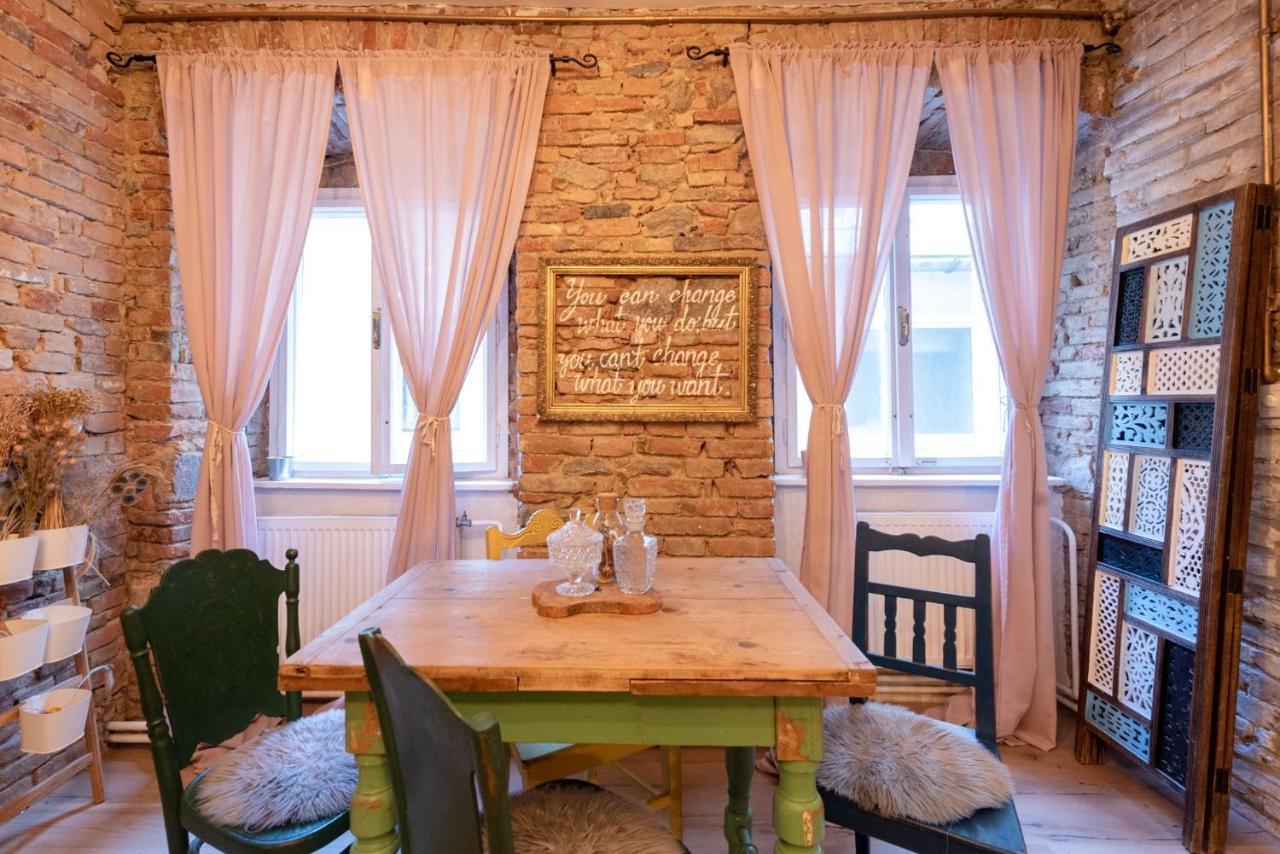 Accommodation At The Folklore Apartment Bratislava Luaran gambar