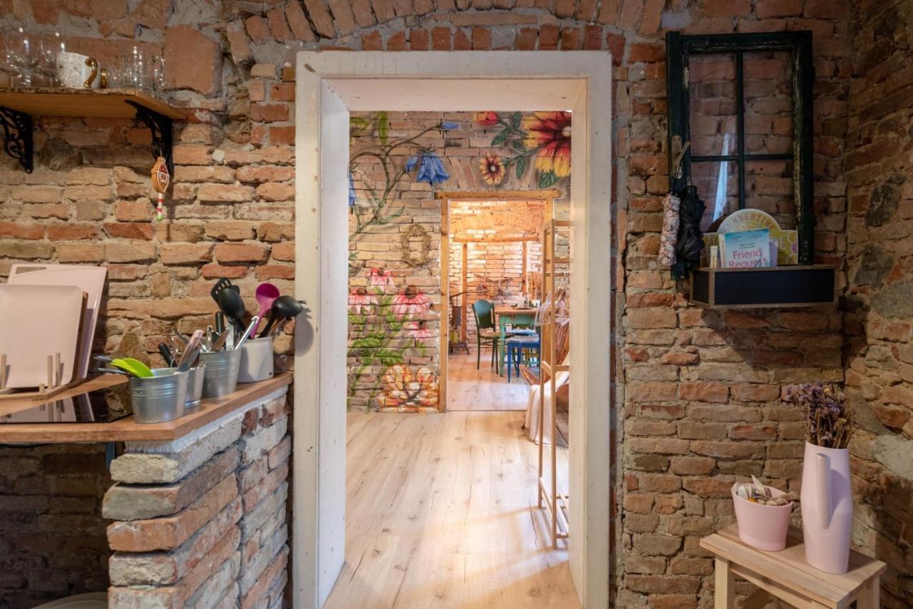 Accommodation At The Folklore Apartment Bratislava Luaran gambar