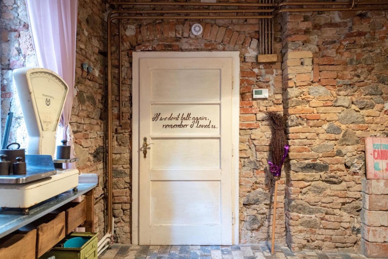 Accommodation At The Folklore Apartment Bratislava Luaran gambar