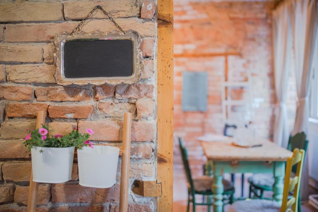 Accommodation At The Folklore Apartment Bratislava Luaran gambar