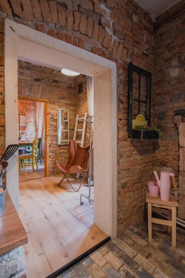 Accommodation At The Folklore Apartment Bratislava Luaran gambar