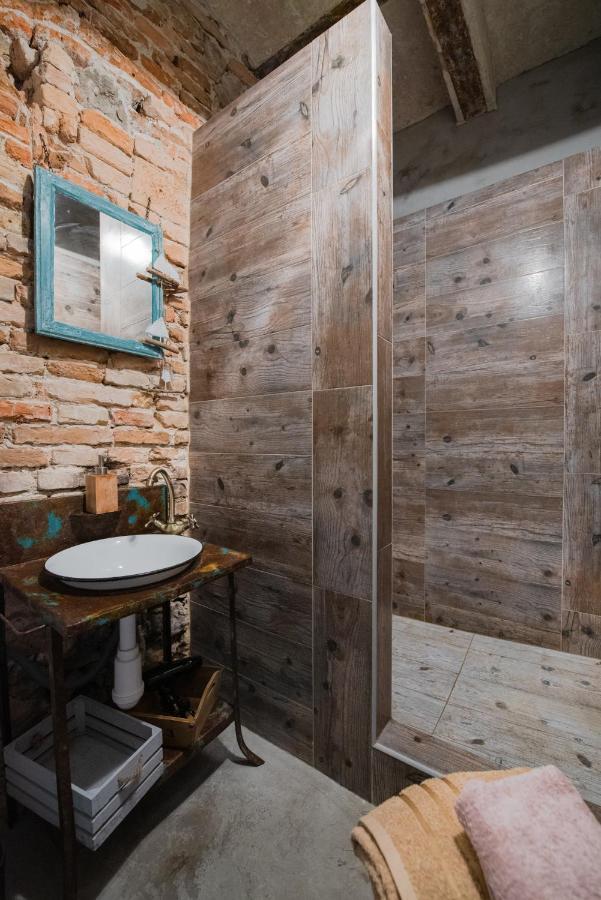 Accommodation At The Folklore Apartment Bratislava Luaran gambar